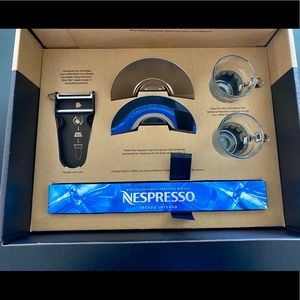 Set of nespresso cups + a sleeve of Freddo intenso
